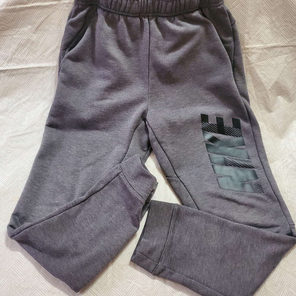 Nike Kids Gray Athletic Jogger Bottoms with Side Graphic Size Medium